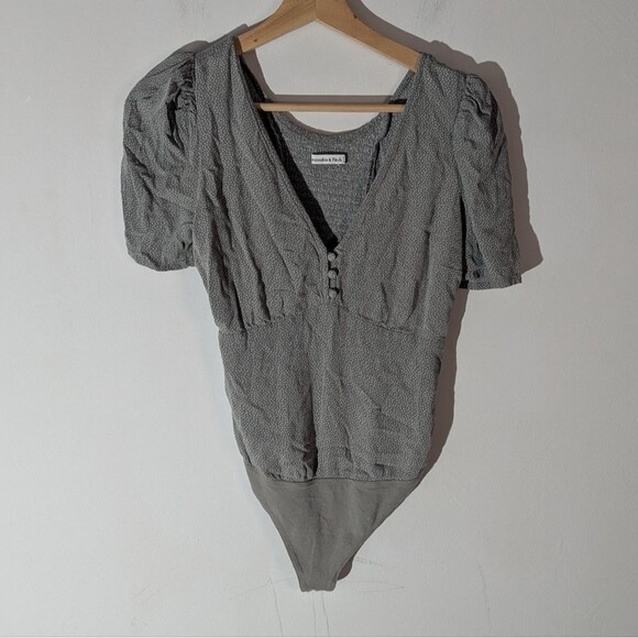 Abercrombie & Fitch Sage Green Polka Dot Puff Sleeve Bodysuit Women's Size XS - Picture 2 of 10